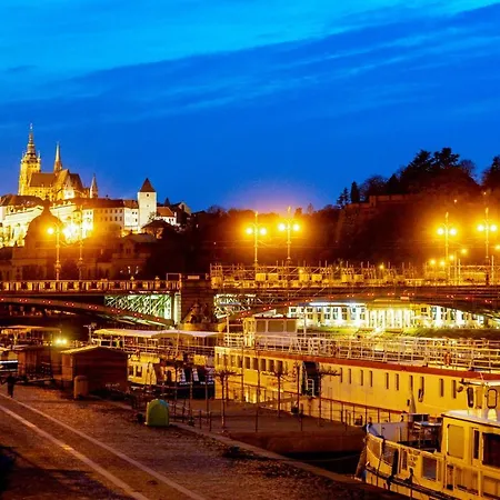 River Koenigstein Praag