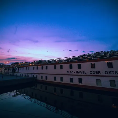 Tekne River Koenigstein Prag