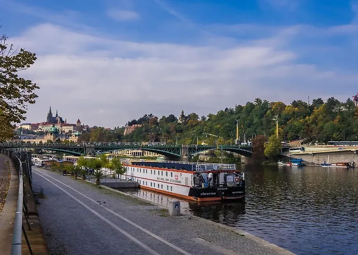 River Koenigstein Båthotell Prag