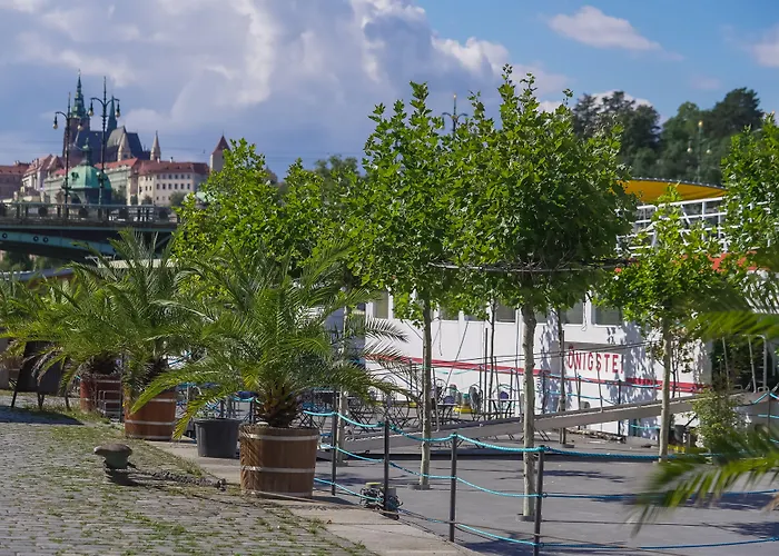 River Koenigstein Båthotell Prag